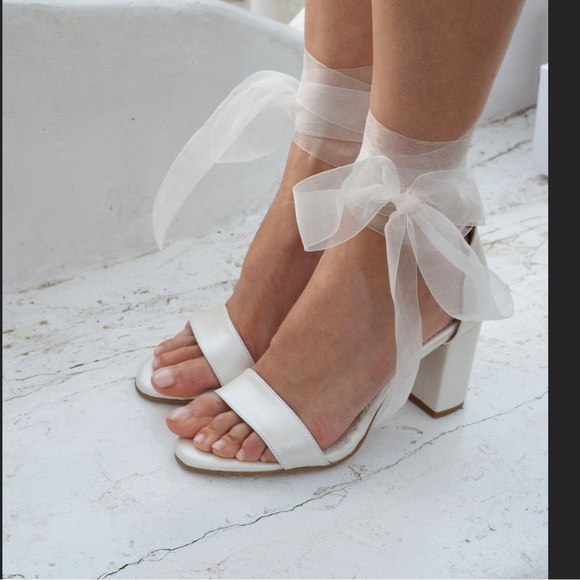 Ivory wedding block heels. - Picture 2 of 3